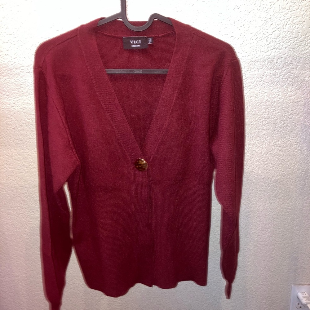 VICI women’s knitted heavy luxury size M sweater dark red